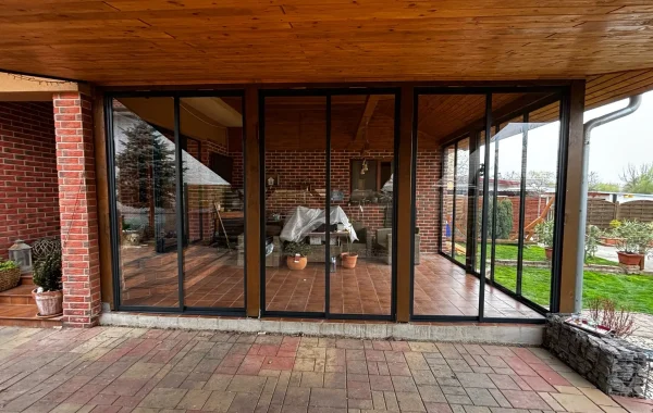 hurtalu-posuvne-zaskleni-terasy-antracit-1